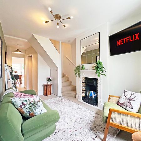 Charming Central Windsor 2 Bed Cottage Free Residents Parking And Private Garden Legoland Ascot Windsor Castle Thorpe Park Heathrow Airport Εξωτερικό φωτογραφία